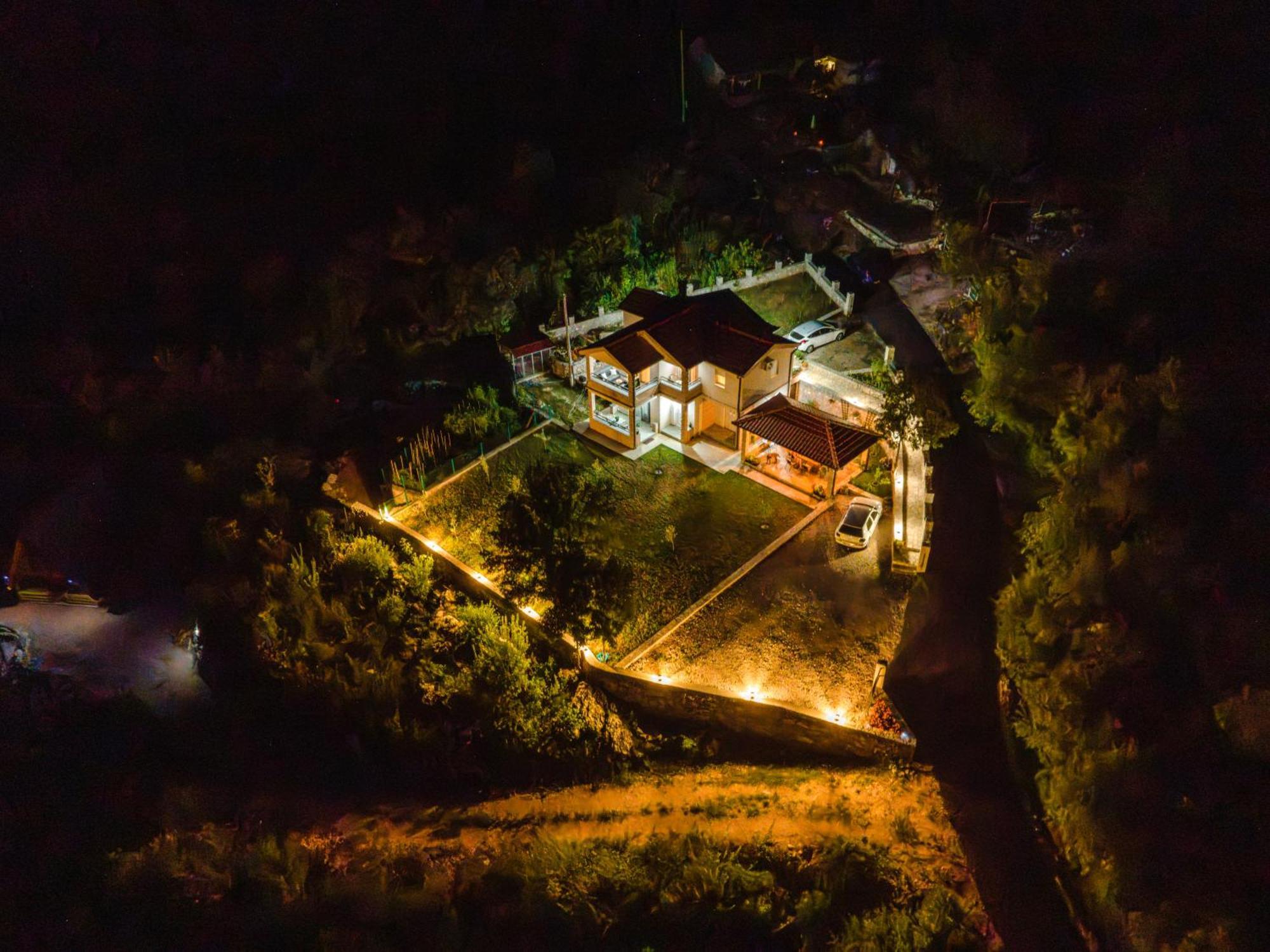Sunny Side Apartments Рієка Црноєвіча Екстер'єр фото